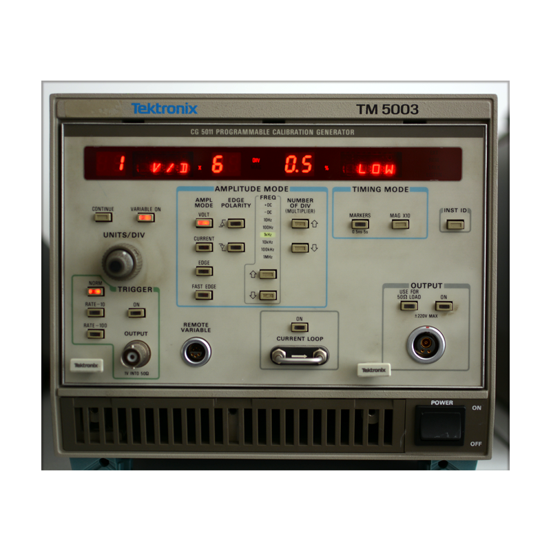 Tektronix CG5011 Calibration Generator